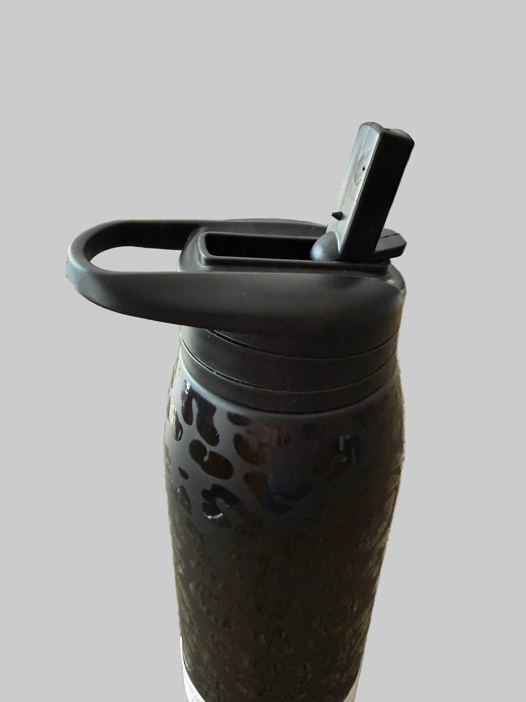 Artisan Hydraspeak Sleek Black bottle with Stainless bottom 32oz